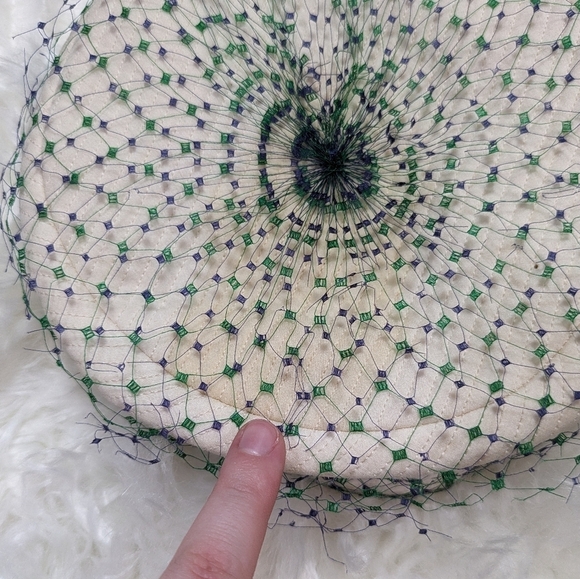 Vintage 40s I.‎ Magnin & Co. Cloche Style Cream Fascinator Ladies Net Derby Hat - Picture 5 of 5